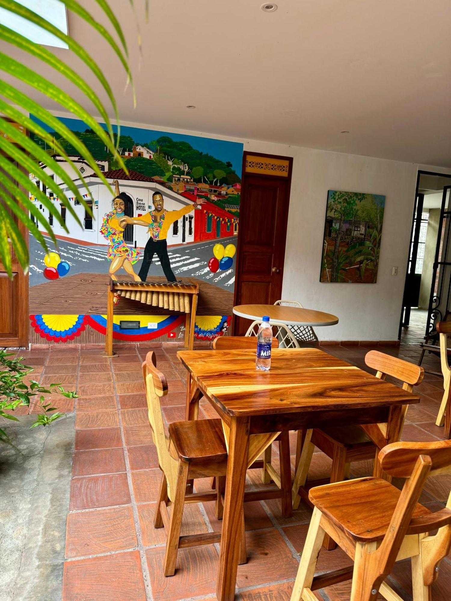 Hotel Casa Bresse Cali Bagian luar foto